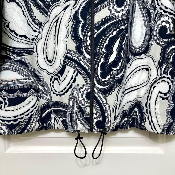 Chico's Zenergy Black & White Paisley Print Zip-Up Sport  Jacket Size 2 / US 12/ - Picture 8 of 12